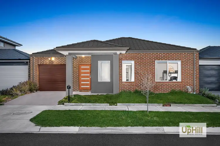 6 The Oaks Avenue, Pakenham VIC 3810