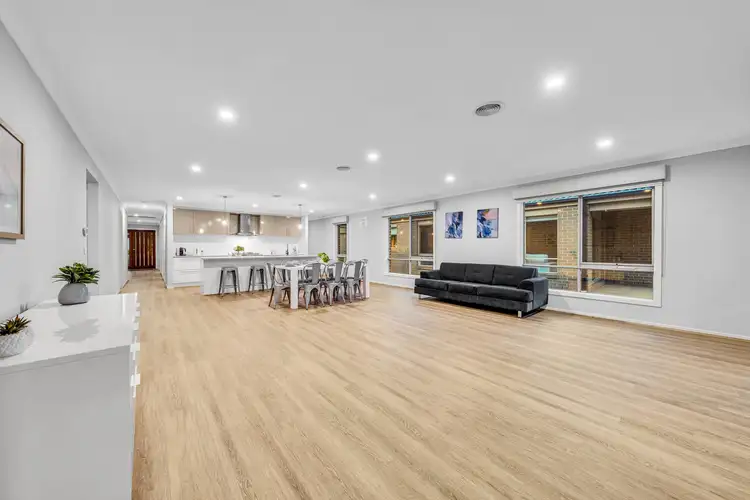 8 Gatsby Drive, Officer VIC 3809