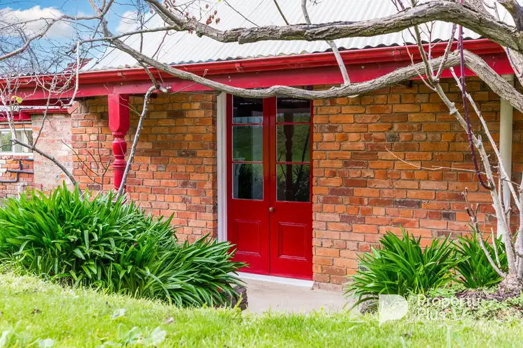 17 Diamond Gully Road, Campbells Creek VIC 3451