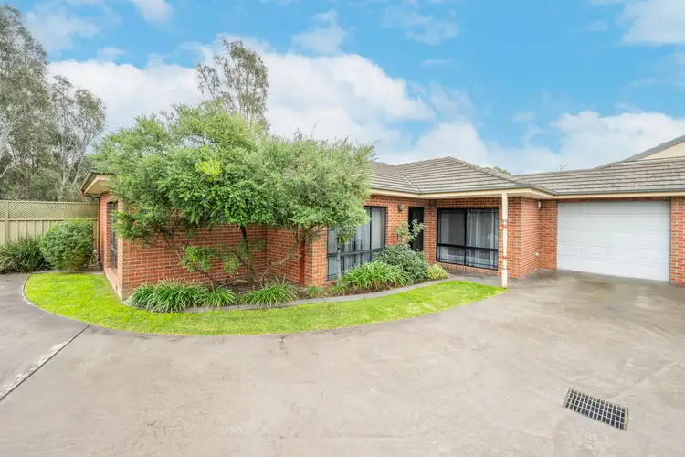 Second view of Homely townhouse listing, 4/7 Woodburn Place, Shepparton VIC 3630