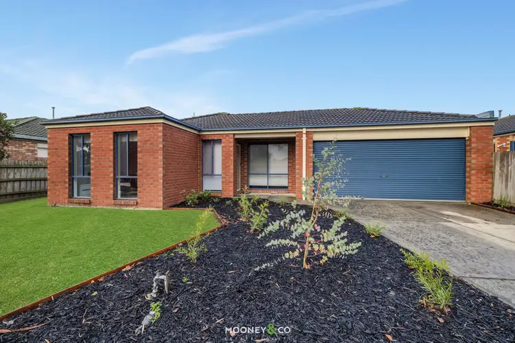8 Stephellen Way, Cranbourne West VIC 3977