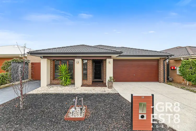 19 HERMES AVENUE, Cranbourne West VIC 3977