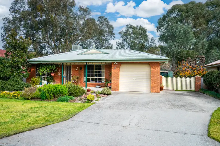 Main view of Homely house listing, 4 PRUJOY PLACE, West Albury NSW 2640