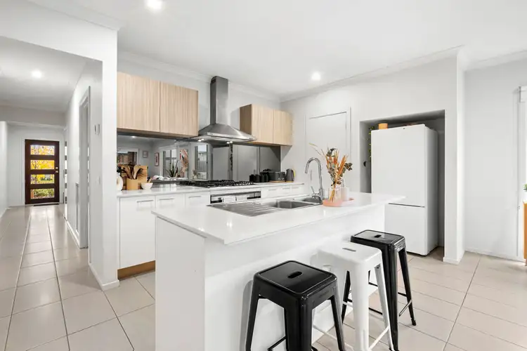 33 Ross Street, Armstrong Creek VIC 3217