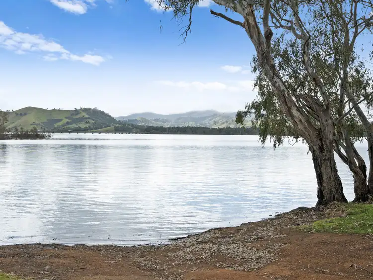 4 Dawn Crescent, Bonnie Doon VIC 3720