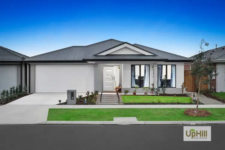 15 Parkrise Boulevard, Clyde North VIC 3978