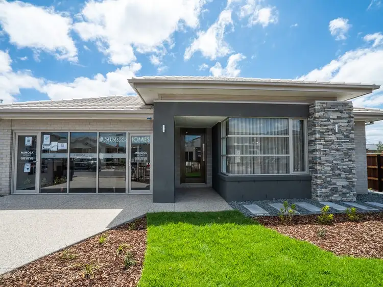 25 Grazing Way, Clyde North VIC 3978