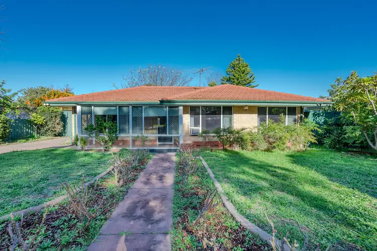 30 Seventh Road, Armadale WA 6112