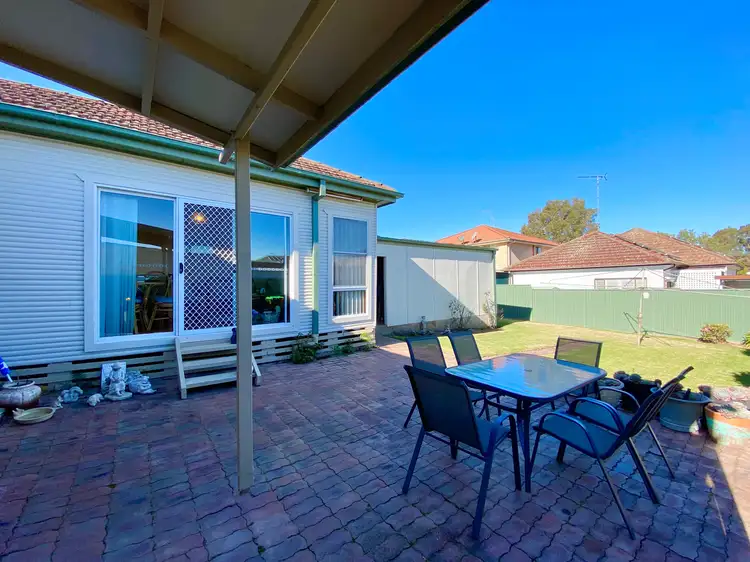 6 Smee Avenue, Roselands NSW 2196