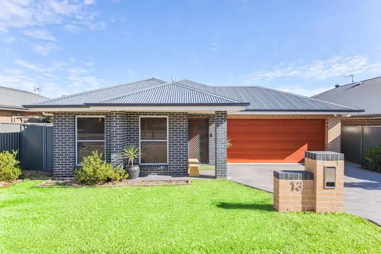 13 Franzman Ave, Elderslie NSW 2570
