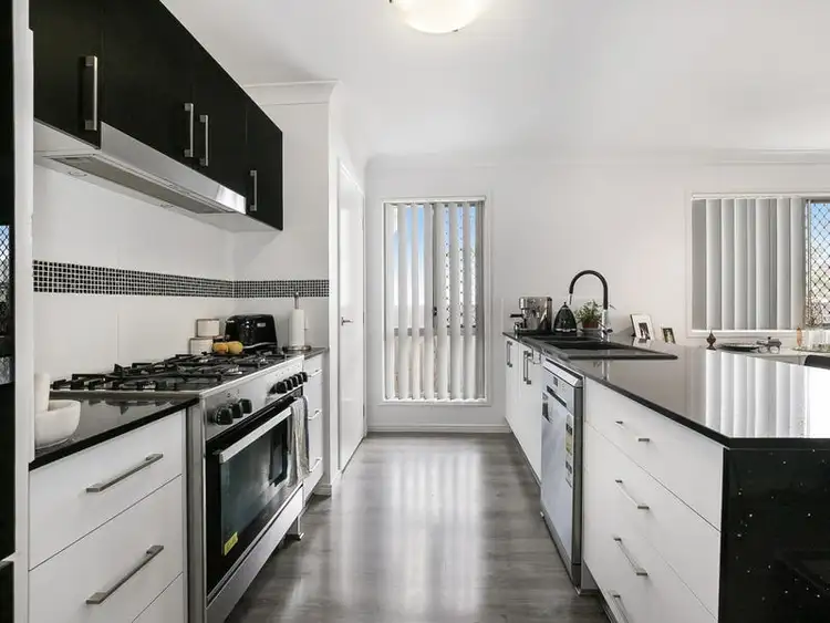 17 Hayman Street, Springfield Lakes QLD 4300