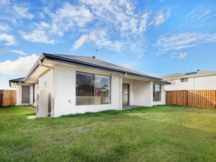 27 Keelson Crescent, Hope Island QLD 4212