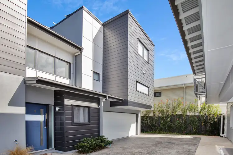 Main view of Homely townhouse listing, 2/22 Clive Street, Annerley QLD 4103