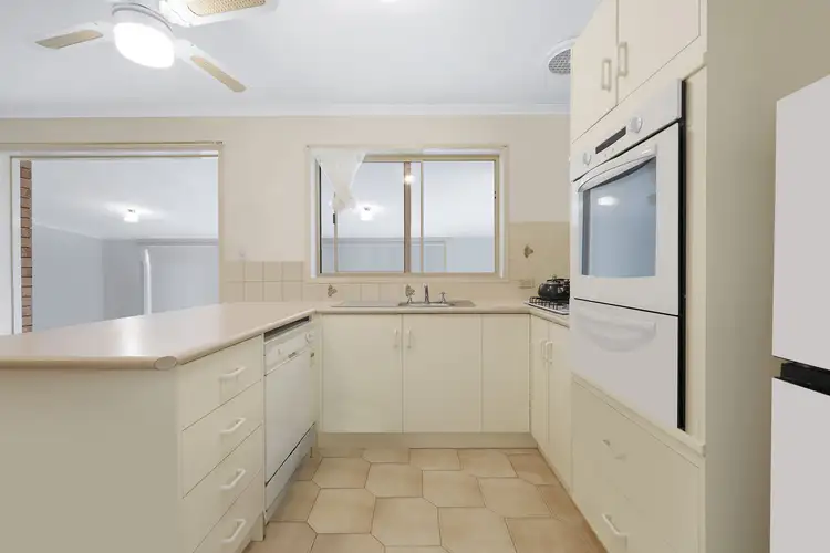 Fifth view of Homely house listing, 2 Stacey Court, Warrnambool VIC 3280