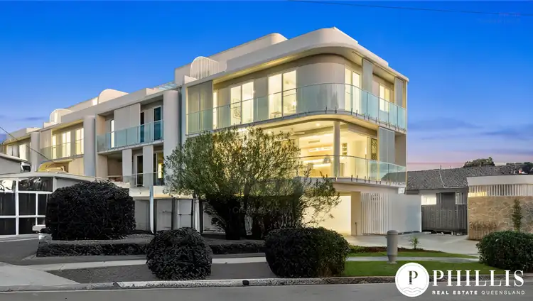 Villa 4 3 Esplanade West, Paradise Point QLD 4216