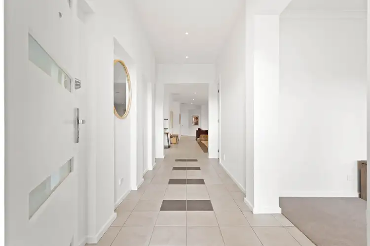 Second view of Homely house listing, 25 Venezia Way, Skye VIC 3977