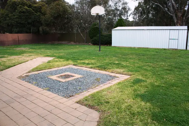 Fifth view of Homely house listing, 6 Robinson Court, Benalla VIC 3672