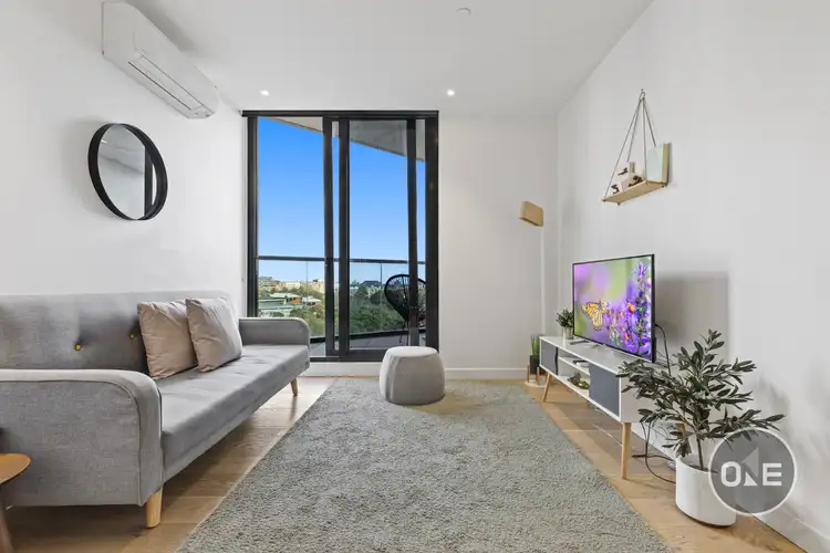 Third view of Homely apartment listing, 904/77 Queens Road, Melbourne VIC 3004