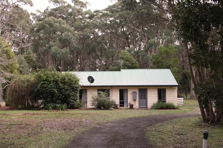 103 Feeneys Lane, Benloch VIC 3435