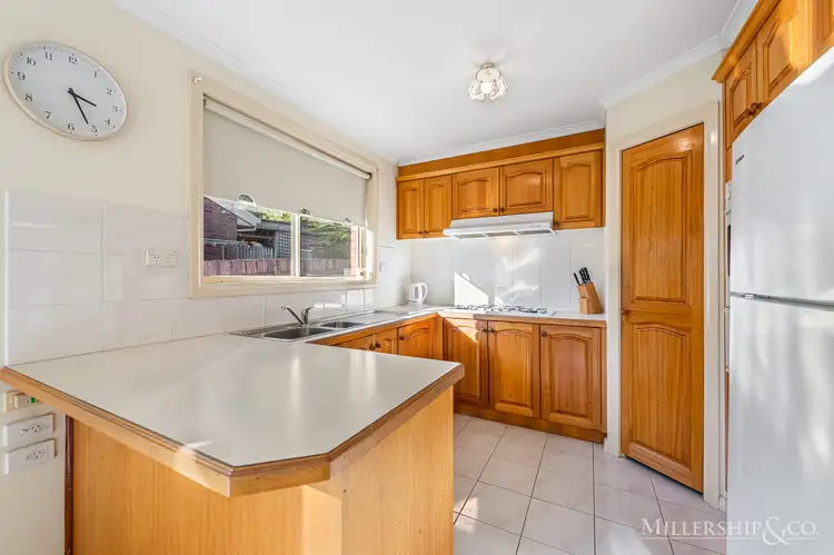 Fourth view of Homely unit listing, 2/4 Allwyn Crescent, Mill Park VIC 3082