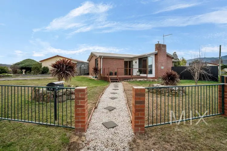 18 Warner Avenue, New Norfolk TAS 7140