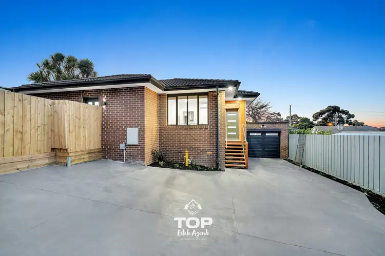2/7 Magnolia Grove, Doveton VIC 3177