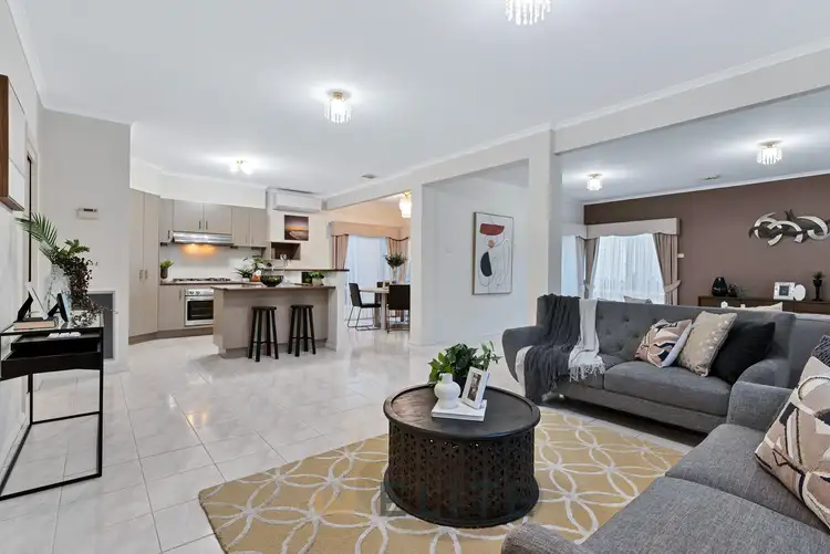 Second view of Homely house listing, 6 Ambrosia Court, Endeavour Hills VIC 3802