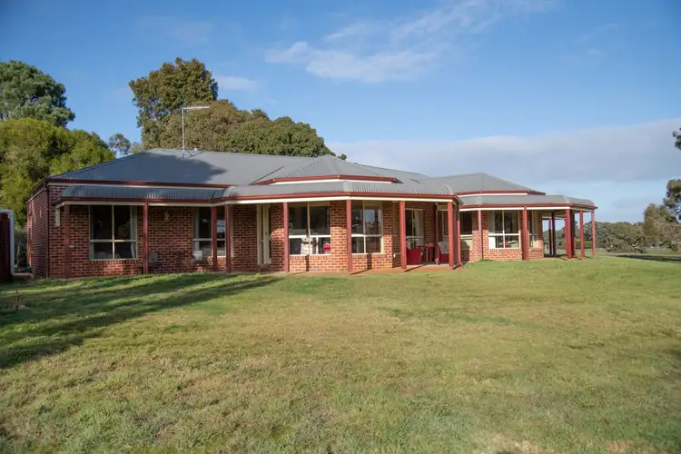104 Lin Dixon Road