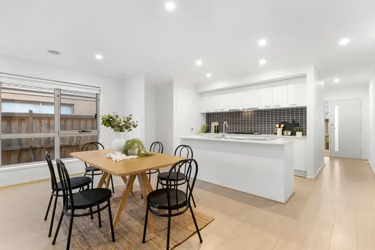 10 Honeyeater Way, Mount Duneed VIC 3217