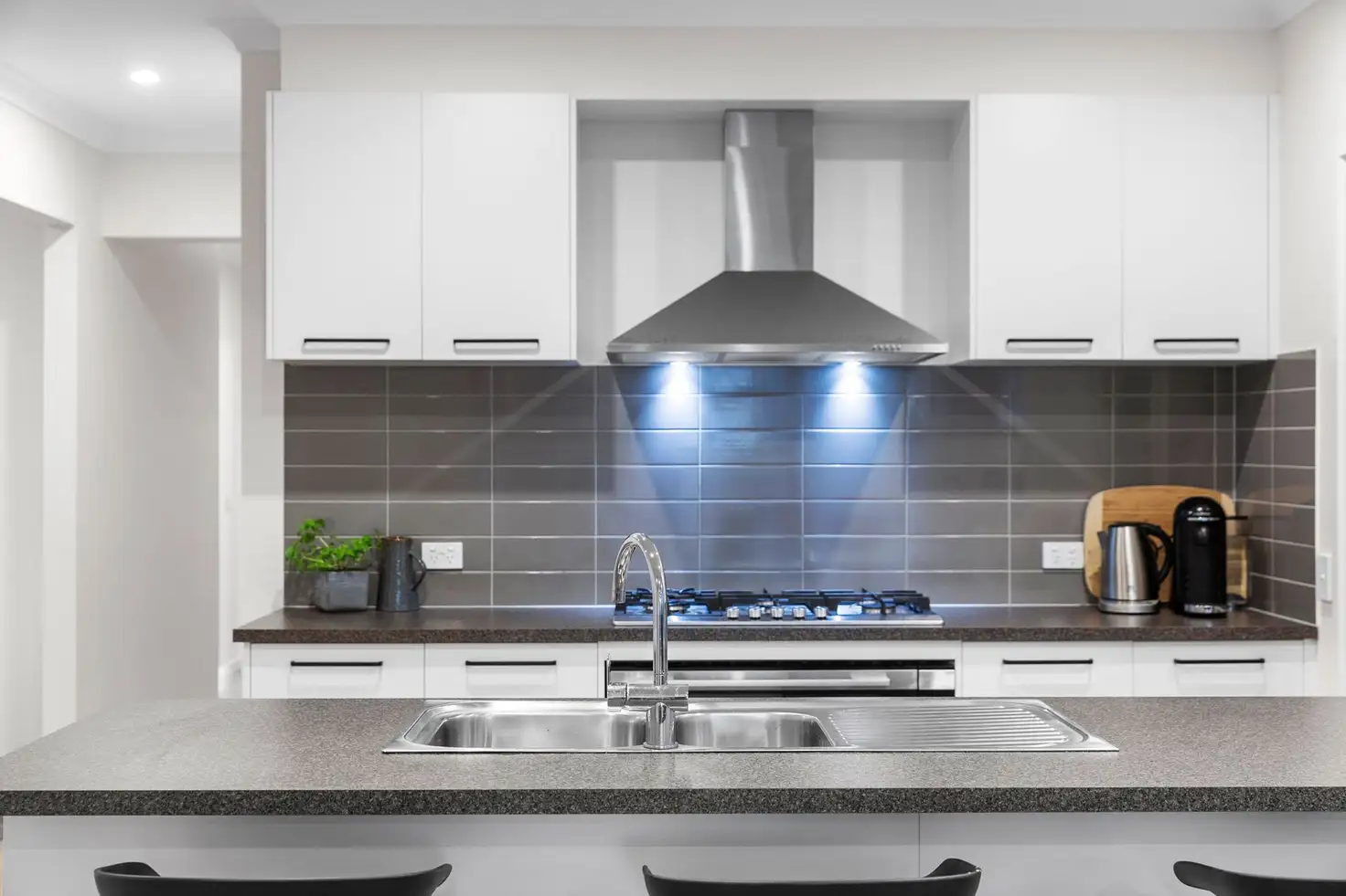 Main view of Homely house listing, 6 Fleurieu Circuit, Armstrong Creek VIC 3217