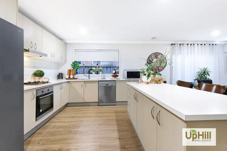 21 Glenelg Street, Clyde North VIC 3978