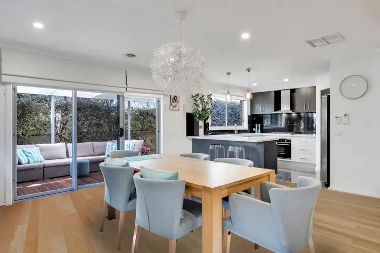 Fourth view of Homely unit listing, 2/8 Kassan Gardens, Endeavour Hills VIC 3802