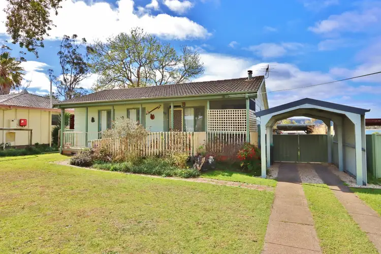 8 Emblen Street, Eden NSW 2551