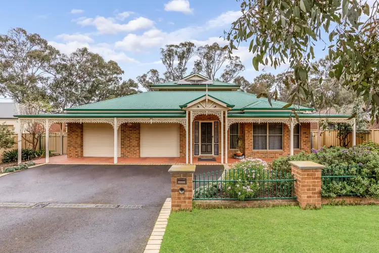 93 Crusoe Road, Kangaroo Flat VIC 3555