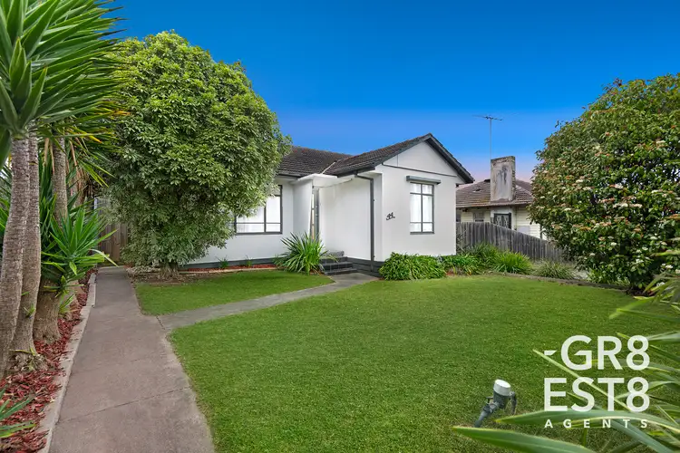 44 Tristania Street