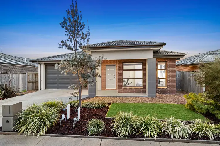 11 Bramley Avenue, Charlemont VIC 3217