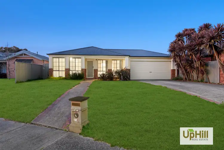 26 Maddock drive, Cranbourne East VIC 3977