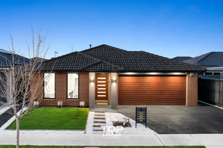 4 Lucknow Street, Cranbourne West VIC 3977