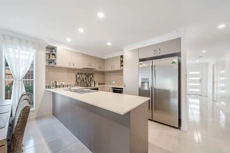 35 Vincent Avenue, Sippy Downs QLD 4556