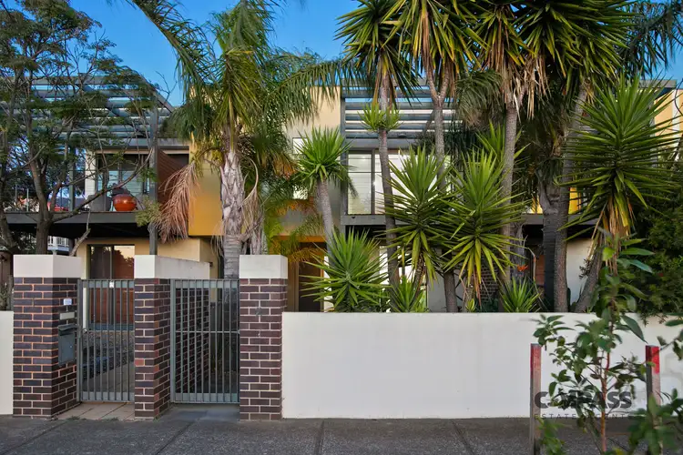 2/1-3 NOORDENNE AVENUE, Seaholme VIC 3018
