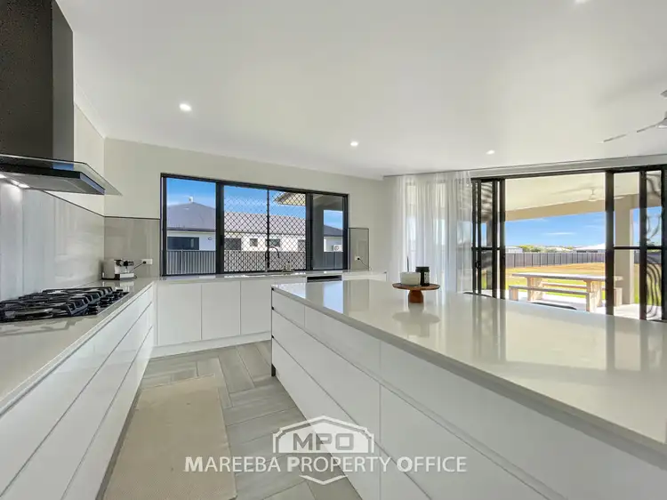 8 Hoevet Court, Mareeba QLD 4880
