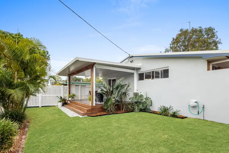 Main view of Homely semi-detached listing, 1/21 Blue Waters Crescent, Tweed Heads West NSW 2485