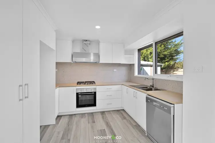 10 Macarthur Drive, Cranbourne VIC 3977