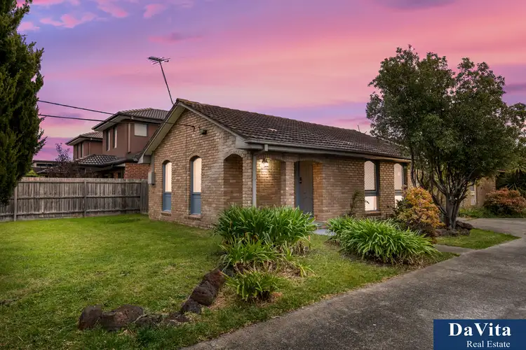 1/1 Burns Avenue, Clayton South VIC 3169