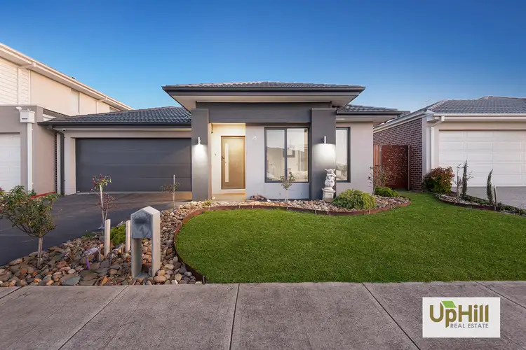 4 Charolais Way, Clyde North VIC 3978