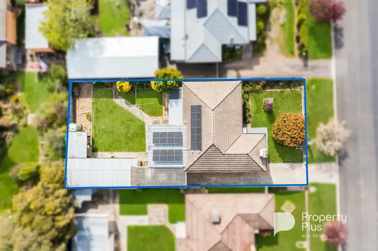 6 Thomas Street, Kangaroo Flat VIC 3555