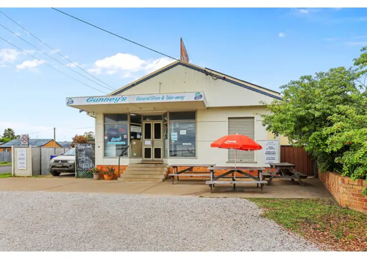 56 Gunnedah Road, Tamworth NSW 2340