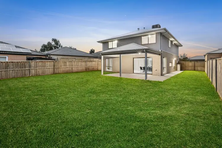 33 Neon Avenue, Mount Duneed VIC 3217