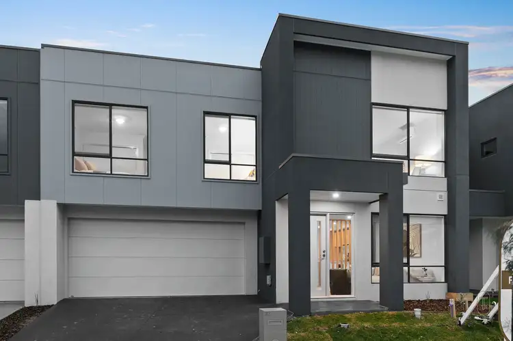 32 Inverloch Avenue, Clyde VIC 3978