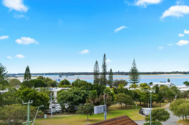 17/136 Marine Parade, Southport QLD 4215